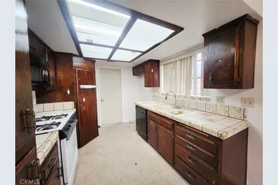 12850 Bermuda Dunes Drive, Victorville, CA 92395 - Photo 13