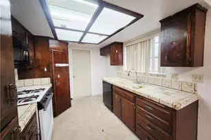 12850 Bermuda Dunes Dr, Victorville, CA 92395 - Photo 13