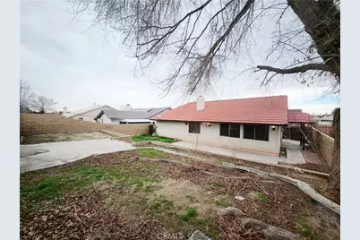12850 Bermuda Dunes Drive, Victorville, CA 92395 - Photo 35