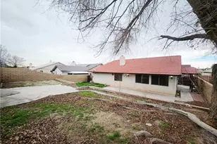 12850 Bermuda Dunes Dr, Victorville, CA 92395 - Photo 35