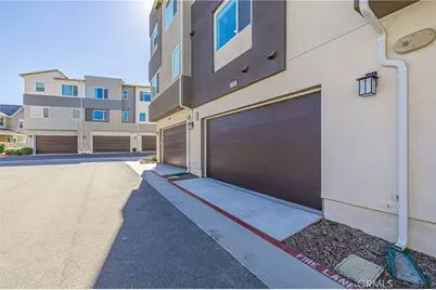 27555 Sanctuary Court, Stevenson Ranch, CA 91381 - Photo 5