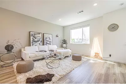 27555 Sanctuary Court, Stevenson Ranch, CA 91381 - Photo 7