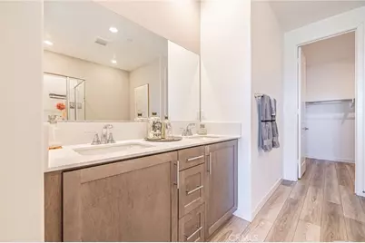 27555 Sanctuary Court, Stevenson Ranch, CA 91381 - Photo 17