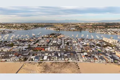 116 E Oceanfront, Newport Beach, CA 92661 - Photo 19