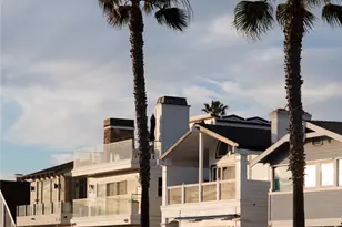 116 E Oceanfront, Newport Beach, CA 92661 - Photo 3