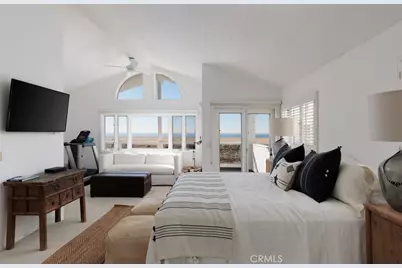 116 E Oceanfront, Newport Beach, CA 92661 - Photo 11