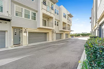 572 E Imperial, El Segundo, CA 90245 - Photo 25