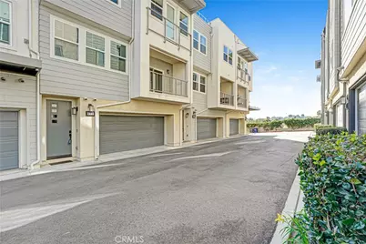 572 E Imperial, El Segundo, CA 90245 - Photo 25