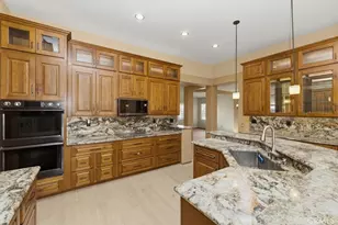 13747 Robinbrook Ct, Eastvale, CA 92880 - Photo 21