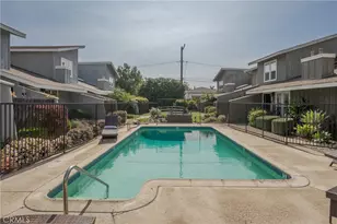 345 University Dr, Costa Mesa, CA 92627 - Photo 19