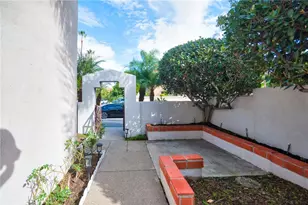 19 Las Cruces, Irvine, CA 92614 - Photo 3