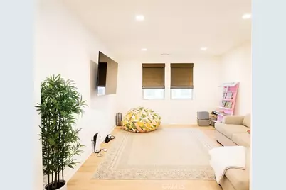 279 Barnes, Tustin, CA 92782 - Photo 3