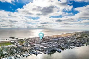 700 E Oceanfront, Newport Beach, CA 92661 - Photo 3