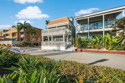 700 E Oceanfront, Newport Beach, CA 92661 - Photo 9