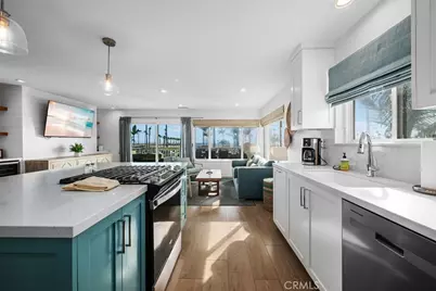 700 E Oceanfront, Newport Beach, CA 92661 - Photo 41