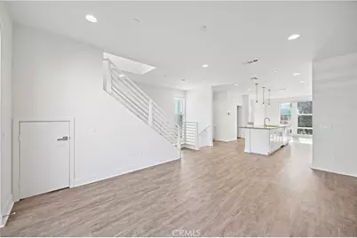 645 W 17th Street, Costa Mesa, CA 92627 - Photo 11