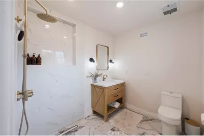 8262 Noble, Huntington Beach, CA 92647 - Photo 19