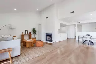 946 W 220th St, Torrance, CA 90502 - Photo 1