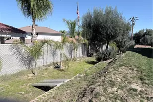 27370 Stonehenge, Hemet, CA 92544 - Photo 37