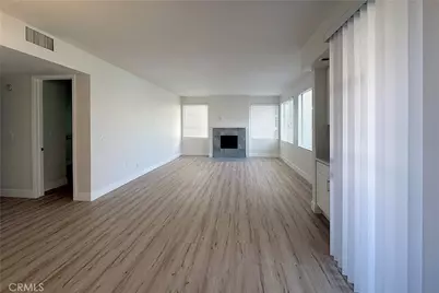 14530 Benefit #102, Sherman Oaks, CA 91403 - Photo 9