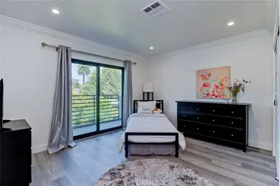 223 N. St. Andrews, Los Angeles, CA 90004 - Photo 43