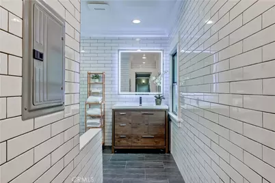 223 N. St. Andrews, Los Angeles, CA 90004 - Photo 29