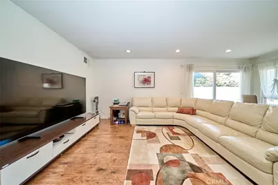 10449 Apache River Avenue, Fountain Valley, CA 92708 - Photo 23