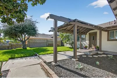 2610 N Deodar, Santa Ana, CA 92705 - Photo 33