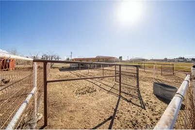 10872 Peach Avenue, Hesperia, CA 92345 - Photo 29