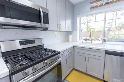 2196 Evergreen, Tustin, CA 92782 - Photo 11