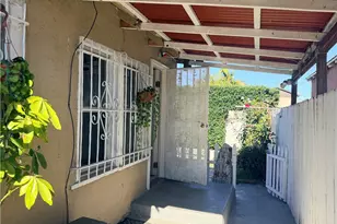 1318 E 100th St, Los Angeles, CA 90002 - Photo 9