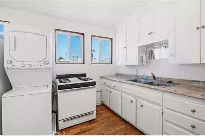 2006 Court Avenue, Newport Beach, CA 92663 - Photo 25