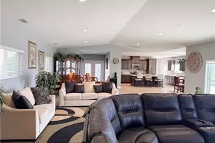449 Skylark, San Bernardino, CA 92405 - Photo 19