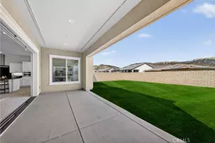 21219 Currant Ct, Chatsworth, CA 91311 - Photo 19