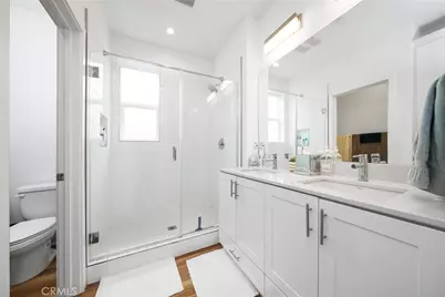 2210 Synergy, Irvine, CA 92614 - Photo 21