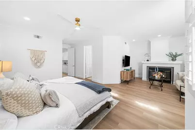 304 Goldenwest Street, Huntington Beach, CA 92648 - Photo 37