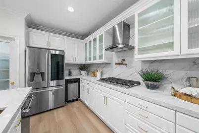 304 Goldenwest Street, Huntington Beach, CA 92648 - Photo 23