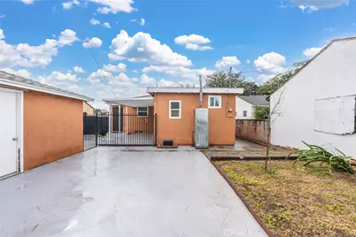 2057 W 96th Street, Los Angeles, CA 90047 - Photo 37