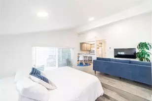 17092 Pacific Coast Hwy, Huntington Beach, CA 92649 - Photo 7