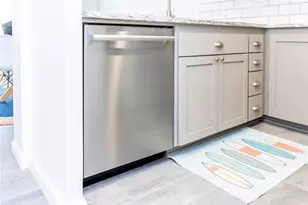 17092 Pacific Coast Hwy, Huntington Beach, CA 92649 - Photo 15