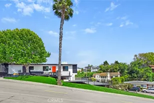 300 Holmwood Dr, Newport Beach, CA 92663 - Photo 5