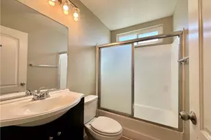 14207 Woodland Dr, Fontana, CA 92337 - Photo 13