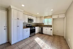 14207 Woodland Dr, Fontana, CA 92337 - Photo 5