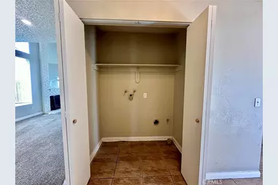 14207 Woodland Drive, Fontana, CA 92337 - Photo 23