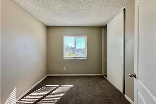 14207 Woodland Dr, Fontana, CA 92337 - Photo 9