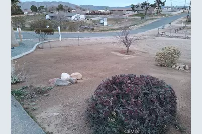 18778 Valencia, Hesperia, CA 92345 - Photo 37