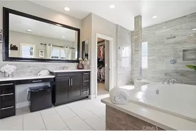 17491 Oakbluffs Lane, Huntington Beach, CA 92649 - Photo 31