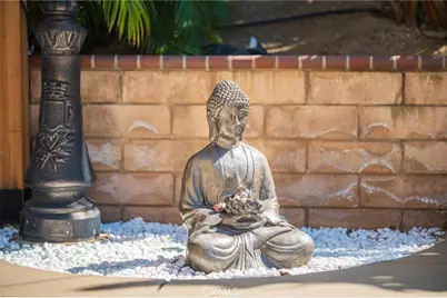 2295 Shanna Carle Drive, Corona, CA 92882 - Photo 7