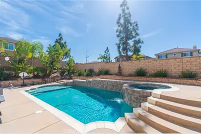 2295 Shanna Carle Drive, Corona, CA 92882 - Photo 5