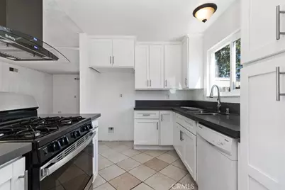 14492 Spa Drive, Huntington Beach, CA 92647 - Photo 19